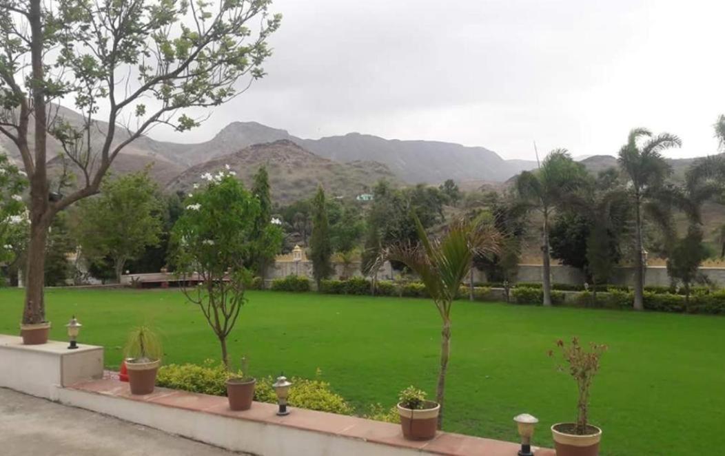Meera Valley Resort By Nexottel Udaipur Exterior photo