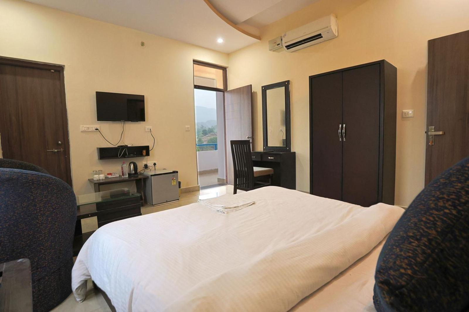 Meera Valley Resort By Nexottel Udaipur Exterior photo